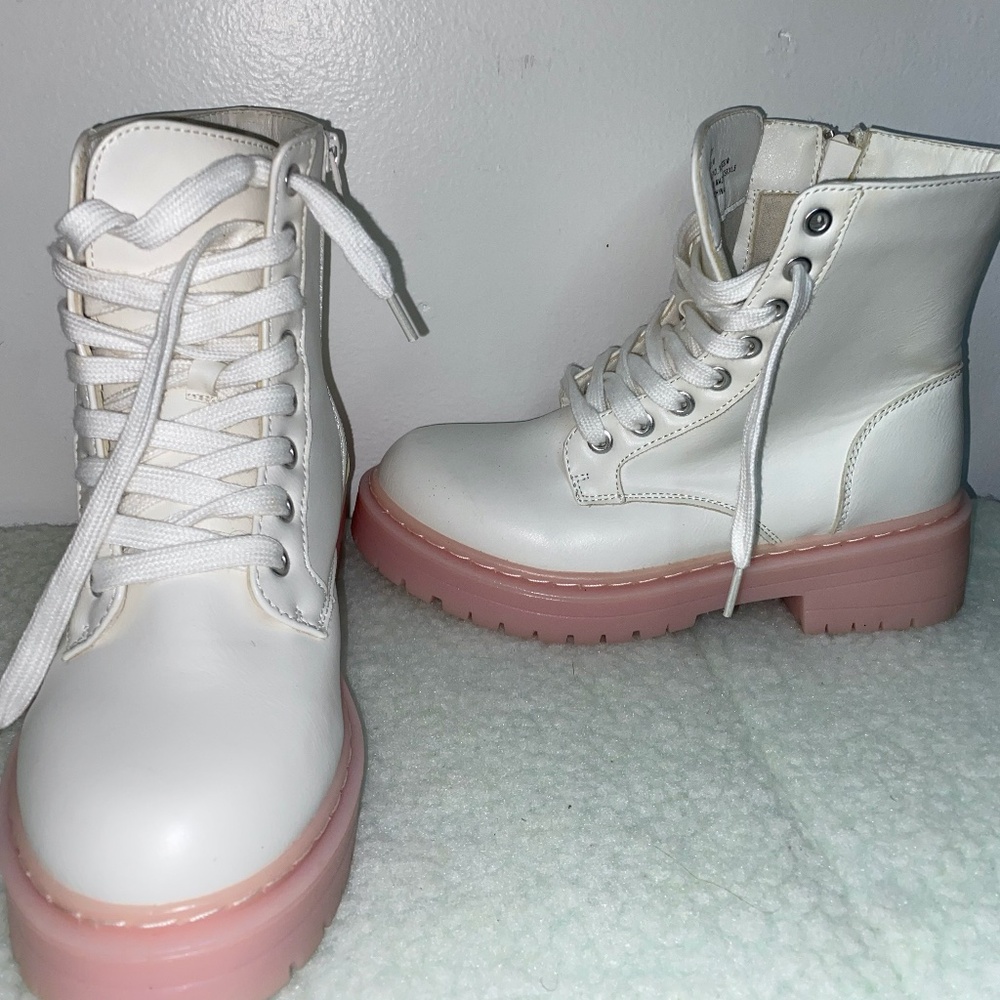 Womens Kaedy White Combat Boots Side Zipper Size 6